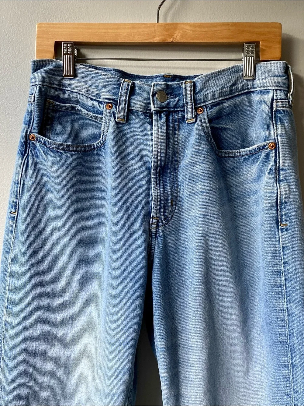 GAP Relaxed Light Blue Women’s Barrel Jeans - Picture 2 of 4